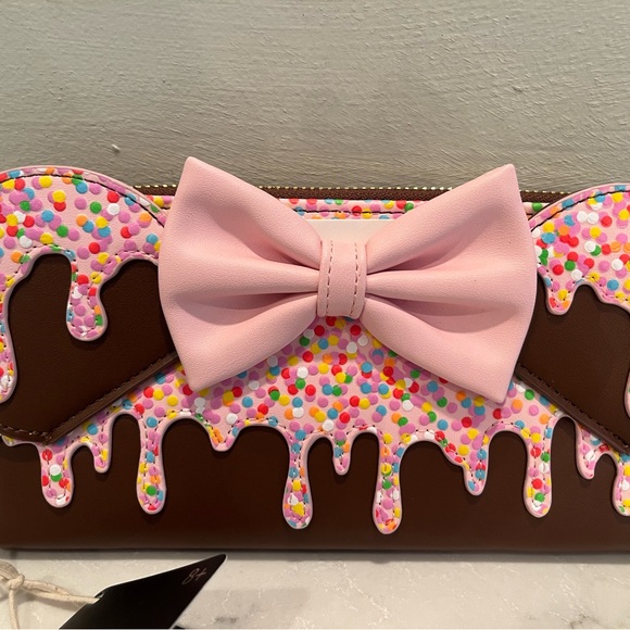 Loungefly- Minnie Ice Cream Sprinkle Wallet - Pink and Brown -NWT - Picture 3 of 6